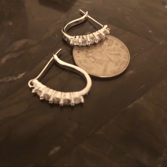 New Sterling silver Oval Loop Earrings - Picture 4 of 5